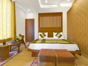 Sky Blu Hotel and Rooftop Restaurant - Bedla