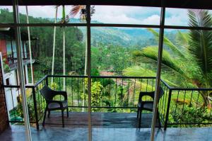 Ella Nine Arch lodge