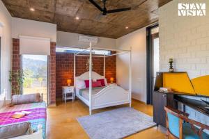 StayVista at LettGo with Garden, BBQ & Terrace