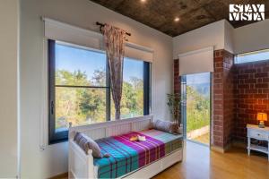 StayVista at LettGo with Garden, BBQ & Terrace