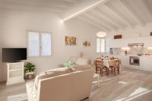 White Apartment In Marciaga Di Costermano