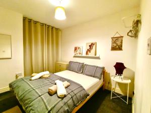 Liverpool 4 Bed Home Sleeps 18 Free Parking