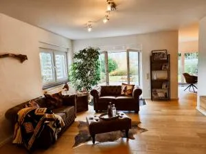 NEU - Wild Western Wohnung - 110 qm umgeben von Pferden am Fluss - 沃尔芬斯坦