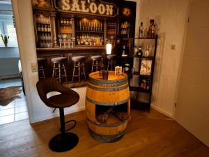 NEU - Wild Western Wohnung - 110 qm umgeben von Pferden am Fluss