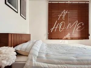 AT HOME, Sunny Emotional House, Free Parking, 3Q Beds, Attic Movie Theater - Yangsan