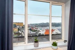 Bright apartment with a sea view in the center of Arendal - Vrængen