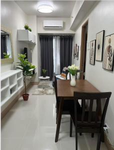 Luxurious Condo Near SM MOA