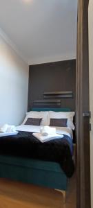 Apartment Mandrać with sea view and free parking