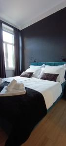 Apartment Mandrać with sea view and free parking