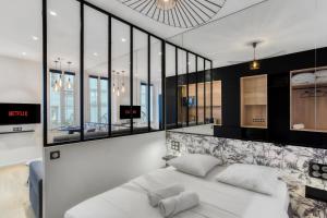 F2 rue St honoré D ,Hypercentre à 2 minutes du Palais des congrès