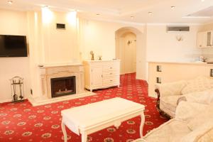 Two-Bedroom Apartment room in СПА-Готель RESPECT