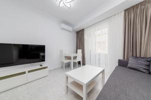 Calle Concordia 86, two bedroom apartment, up to 6 guests, near Del Cura beach,supermarket Mercadona and central bus station