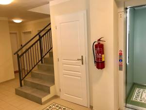 Apartment with a terrace and AC in the city center