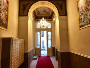 Apartment with a terrace and AC in the city center