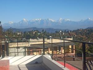 Chaitanya Himalayan Majesty