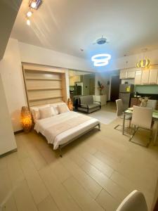 Manila Staycation at The Venice Luxury Residences - Tower A near Venice Grand Canal, Mckinley Hills