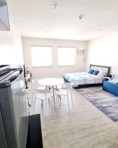 Joms Minimalist Crib Nuvali