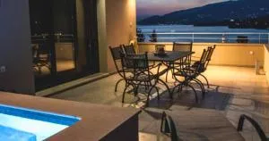 Villas On The Rock Afissos - 莱福卡斯特龙