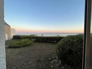 T2 37 M2 les pieds dans l'eau - Lomener