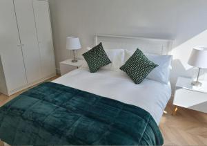 Penthouse apartment with stunning sea views