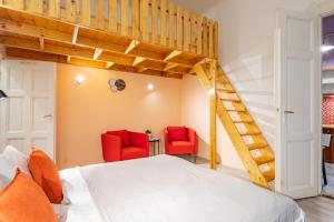 Lilac Escape on Baross street