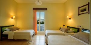 Triple Room room in Karidis Hotel