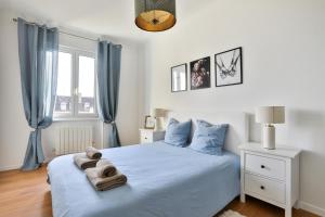 Lovely quiet 2 rooms close to center with balcony