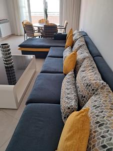 luxury apartment , bvd des lions