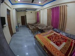 Uttam Stay - Shamshi