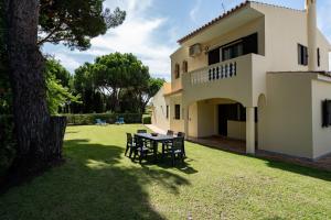 Villa Lucio by SAPvillas