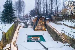 StayVista at Alpha and Peek a boo with Lawn, BBQ, Aframe and Bonfire - Kulan