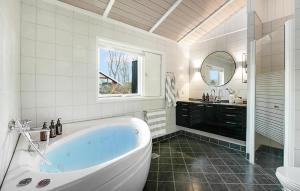 Nice Home In Strøby With Wifi