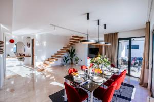 Luxury Villa AMore with Private Pool, Sea View, Billiards & Dalmatian Tavern