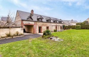Maisons de vacances 5 Bedroom Gorgeous Home In Ganzeville : photos des chambres