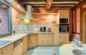 Maisons de vacances 5 Bedroom Gorgeous Home In Ganzeville : photos des chambres