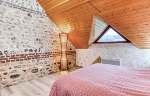 Maisons de vacances 5 Bedroom Gorgeous Home In Ganzeville : photos des chambres