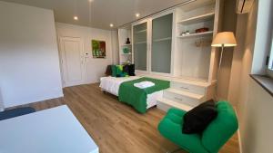 BEST - Studio Trindade with AC and Parking