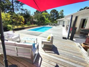 Villa spacieuse avec piscine chauffée, jardin et terrasse à Petit-Piquey - FR-1-736-9