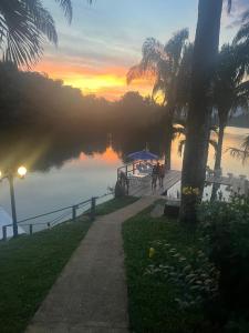 Las Palmas - Espectacular casa a borde de lago con piscina
