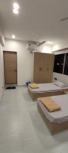 Kalyan PG & Boys Hostel