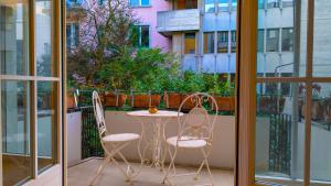 Relaxing Balcony 10min to Main Station in Old Town