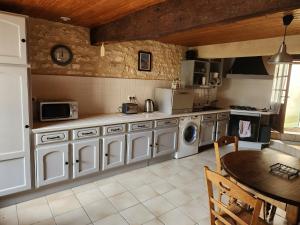 Maisons de vacances Maison en pierre Chez Sorel : photos des chambres
