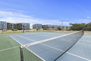 Out To Sea - Oceanfront 2 Bedroom, 2 Bath Condo