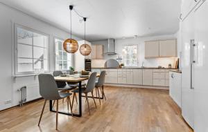 5 Bedroom Pet Friendly Home In Nibe