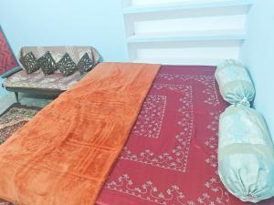 10 min away from Sangam