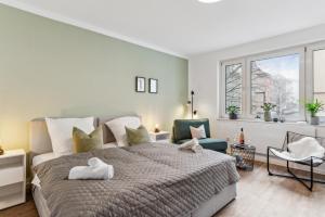 SHINY HOMES - Trendy Apartment Close to City Center
