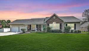 Charming Getaway with In-Ground Pool, Hot Tub Jacuzzi, and Cozy Firepit - Wise