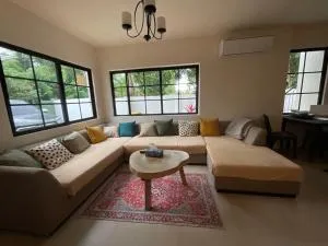 3 BDR new town house in port Barton - Itaytay