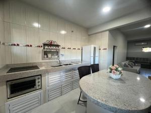 #47-E - (Refúgio e Mar) Hospedagem em Canto Grande, Bombinhas