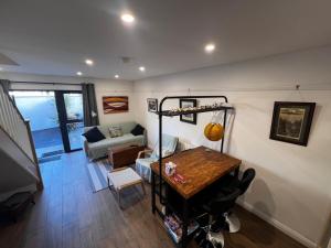 The Cook House x 4 beds